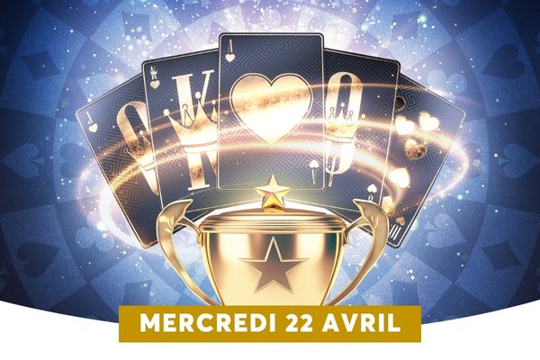 On voit un troph�e dor� au premier plan entour� de cartes de jeu brillantes, avec des symboles classiques comme des c�urs, des piques et des carreaux, qui �mettent une lueur magique. Le d�cor en arri�re-plan est bleu, orn� de motifs g�om�triques et de petites �toiles lumineuses, donnant une ambiance festive et spectaculaire. Une banni�re en bas affiche � MERCREDI 22 AVRIL �, sugg�rant un �v�nement ou un concours li� au jeu de belote.
