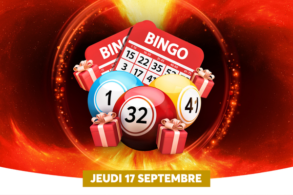 Cette image pr�sente un fond rouge et orange brillant, agr�ment� d'anneaux lumineux et d'�tincelles, au centre duquel se trouvent deux cartes de bingo rouges affichant des num�ros comme 15, 22, 35, 5, 3, 17 et 47. Juste en dessous, trois boules de bingo color�es (une bleue portant le num�ro 1, une rouge avec le 32 et une jaune avec le 41) sont dispos�es autour des cartes, entour�es de petites bo�tes-cadeaux rouges avec des rubans dor�s. En bas, une banni�re dor�e indique � JEUDI 17 SEPTEMBRE �.